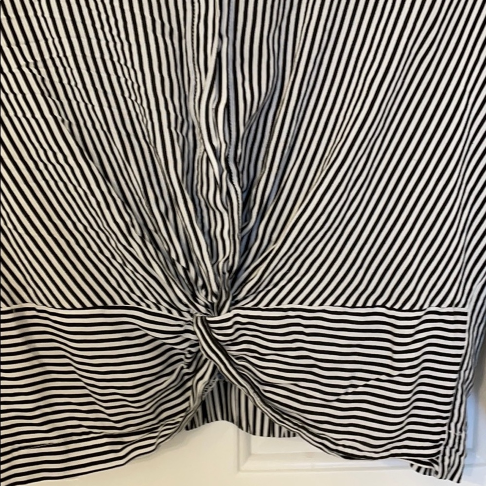 Cropped Button Up - Picture 3 of 3